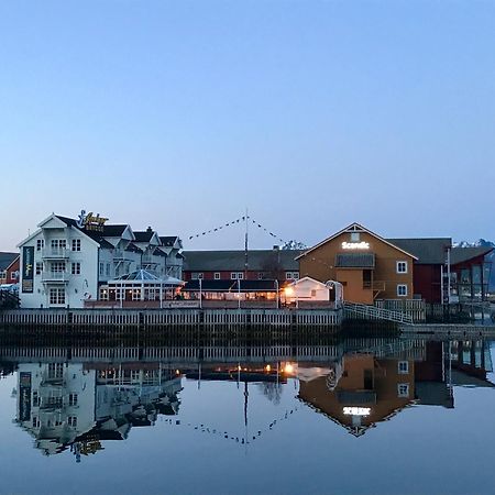 Anker Brygge Svolvær Exterior foto View of the village