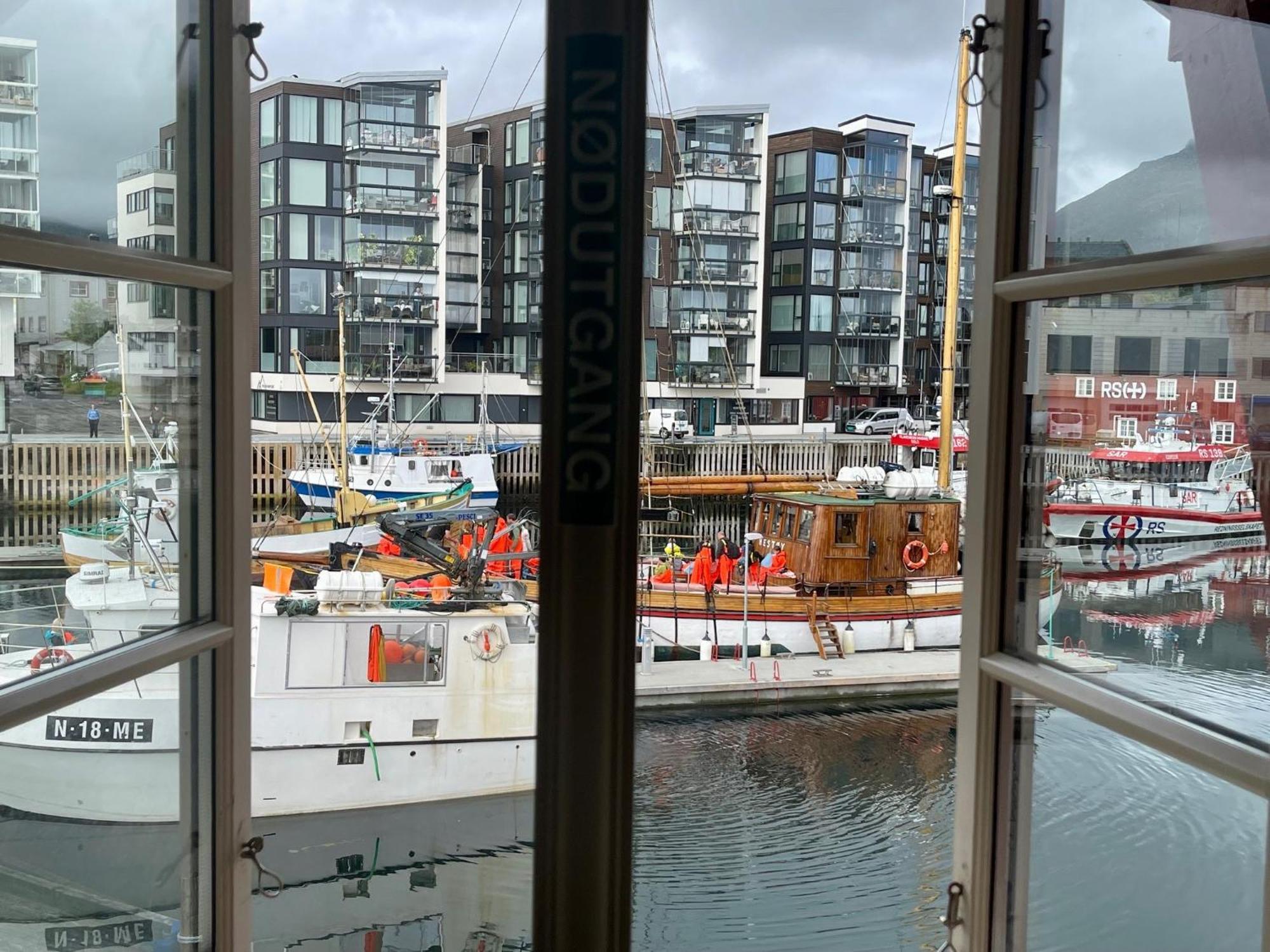 Anker Brygge Svolvær Exterior foto The view from the window of the 100th floor of the building