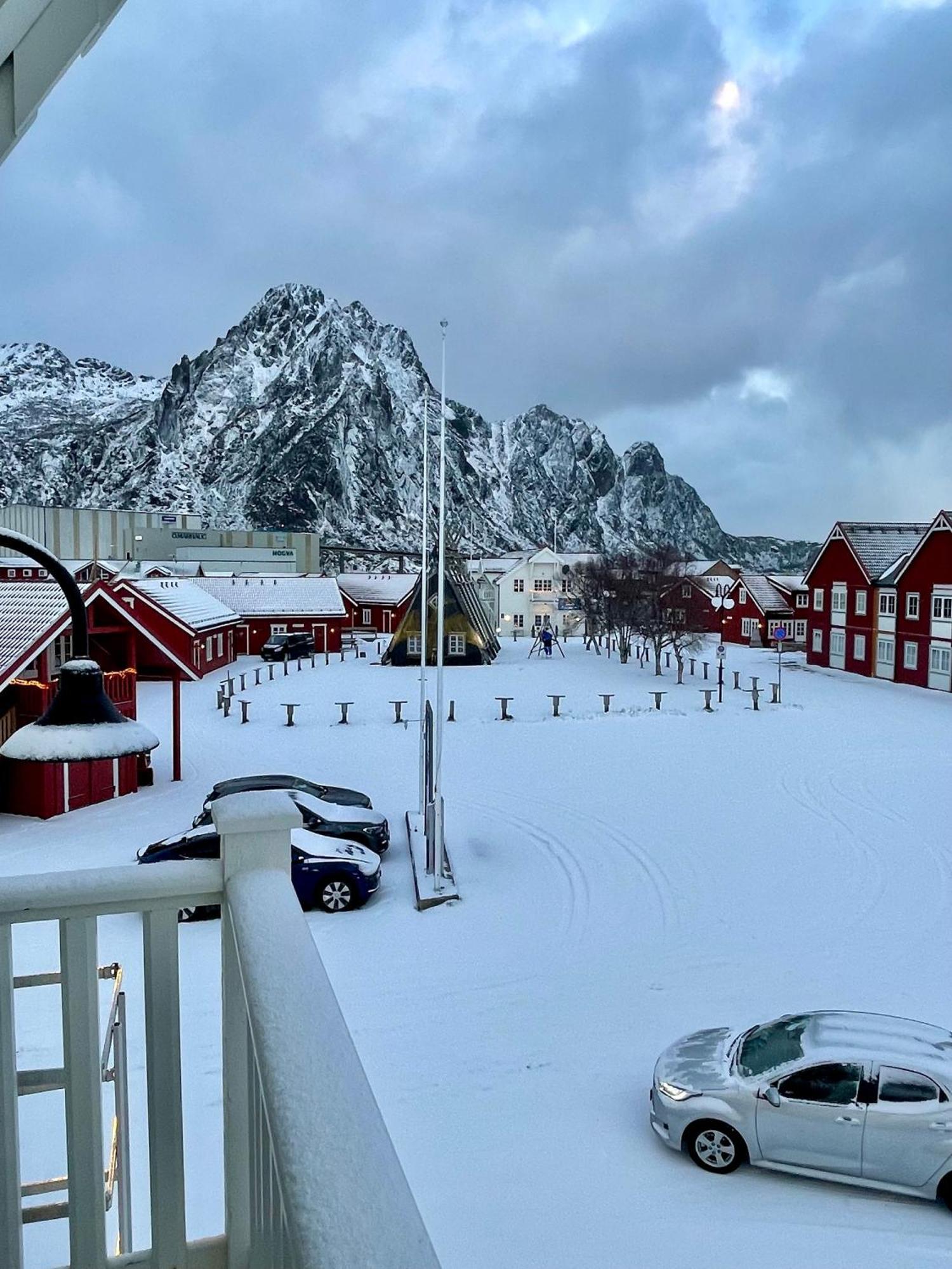 Anker Brygge Svolvær Exterior foto View of the village